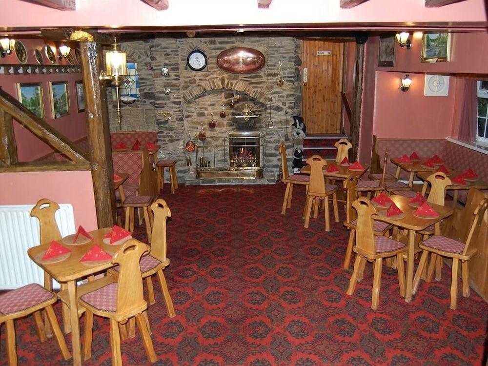 Britannia Inn Llangollen Exterior foto